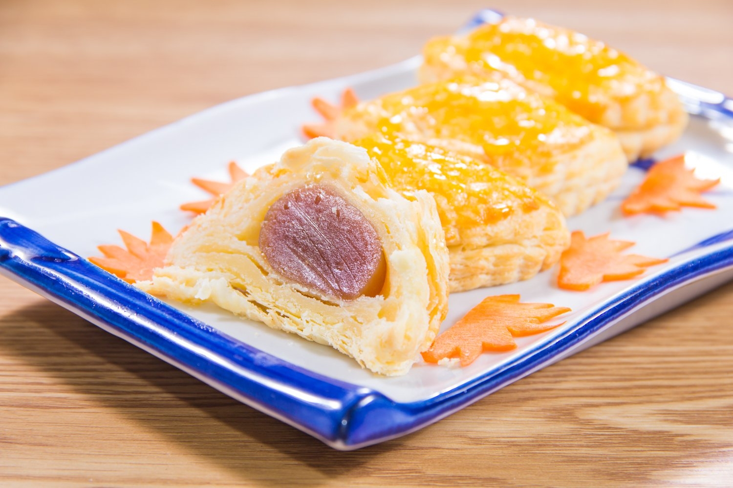 一品點心 - 蓮蓉酥餅 (對摺形) 12隻/盒