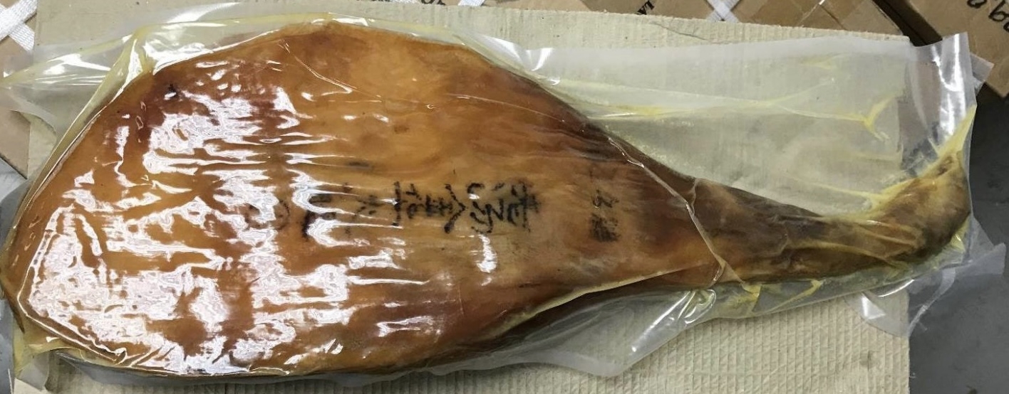 中國 特級原隻金華火腿(真空包裝) 28-32公斤/箱